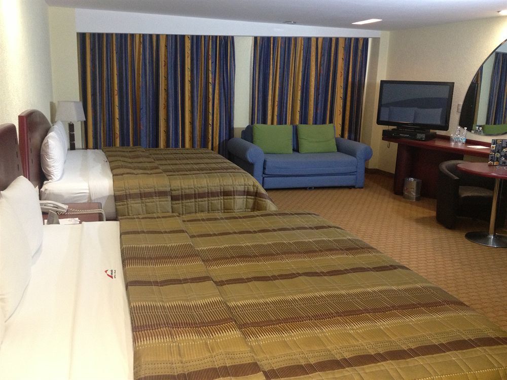 Hotel Concorde Toluca Extérieur photo